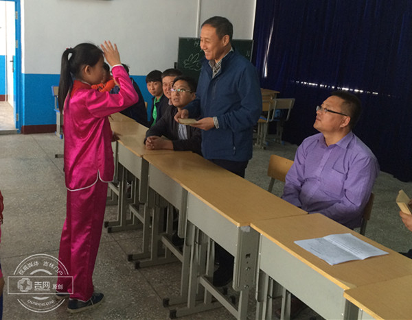 吉林省统计局到福洞镇开展捐资助学活动