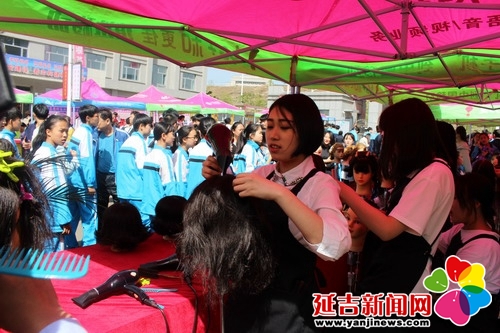 延吉市职业教育迎来“校园开放日”