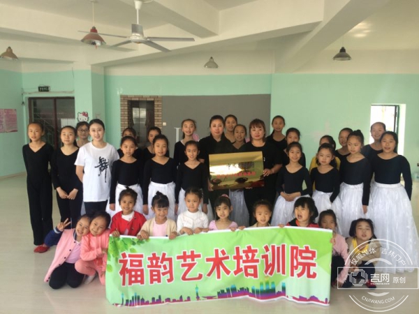 小记者 (10).jpg 小记者 (10).jpg