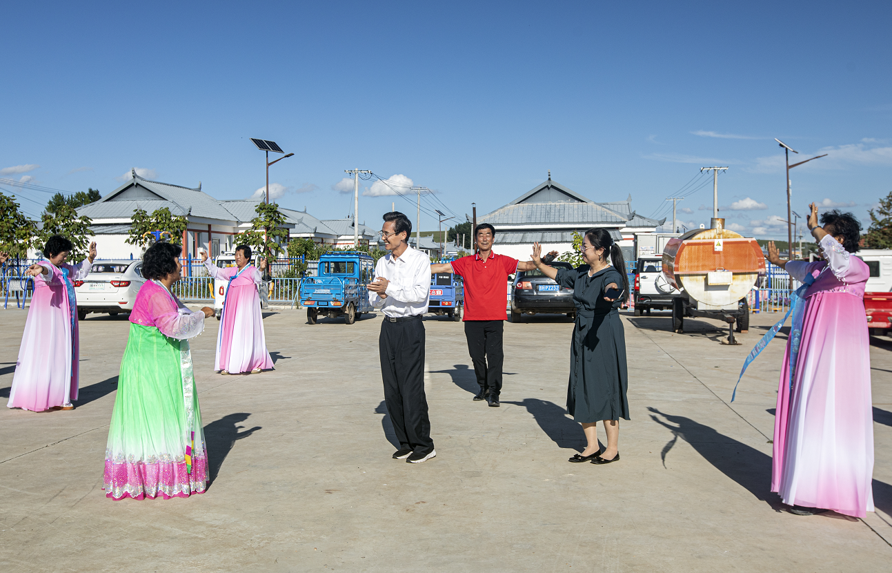 中国老龄事业发展基金会到和龙市头道镇调研指导乐龄之家项目工作