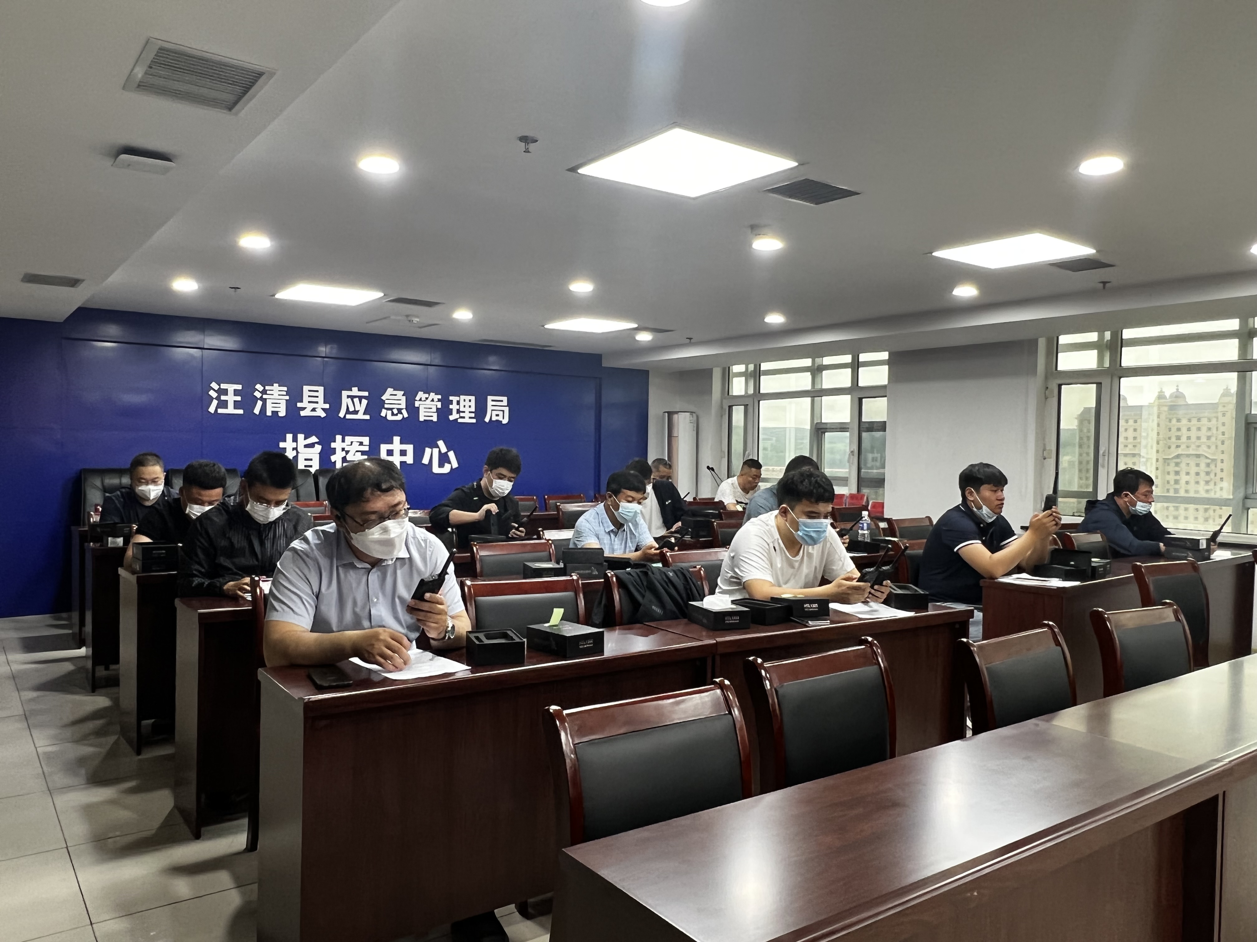提升全县防灾救灾应急通讯能力 汪清县发放32台应急专用卫星电话 (2).JPG