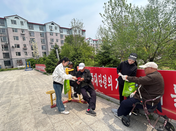 5.22新民街道东振社区：社区普法零距离 法治意识入人心2.png