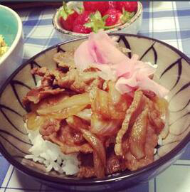 牛肉丼图片1.png