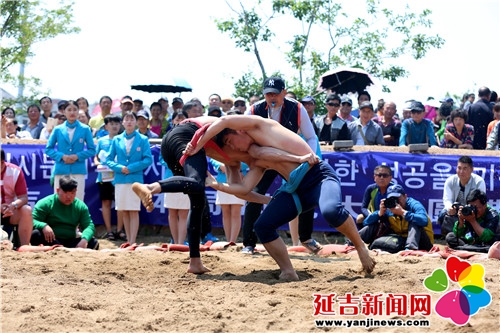 比赛精彩瞬间 金洪石 摄1.jpg