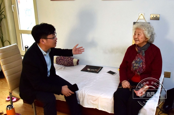 采访一_副本.jpg